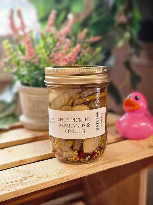 Pickled asparagus with onions