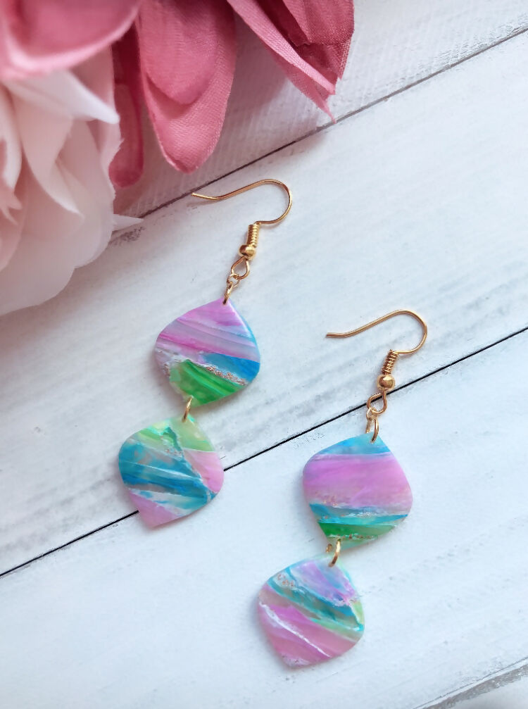 Multicolour geometric dangles