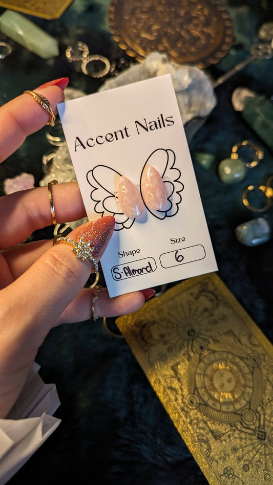 Accent Nails: Iridescent hearts- Size 6