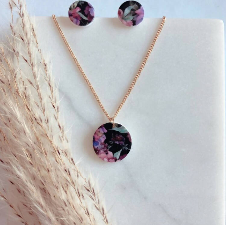 Black floral necklace set