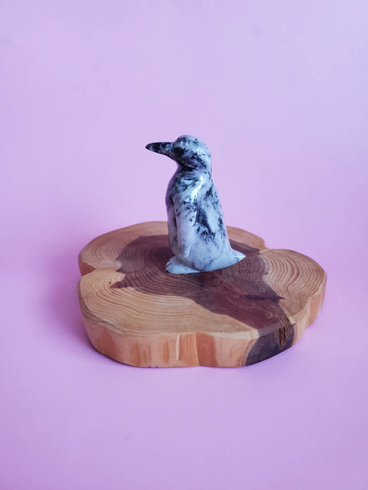 High Quality Calcite Penguin Carving