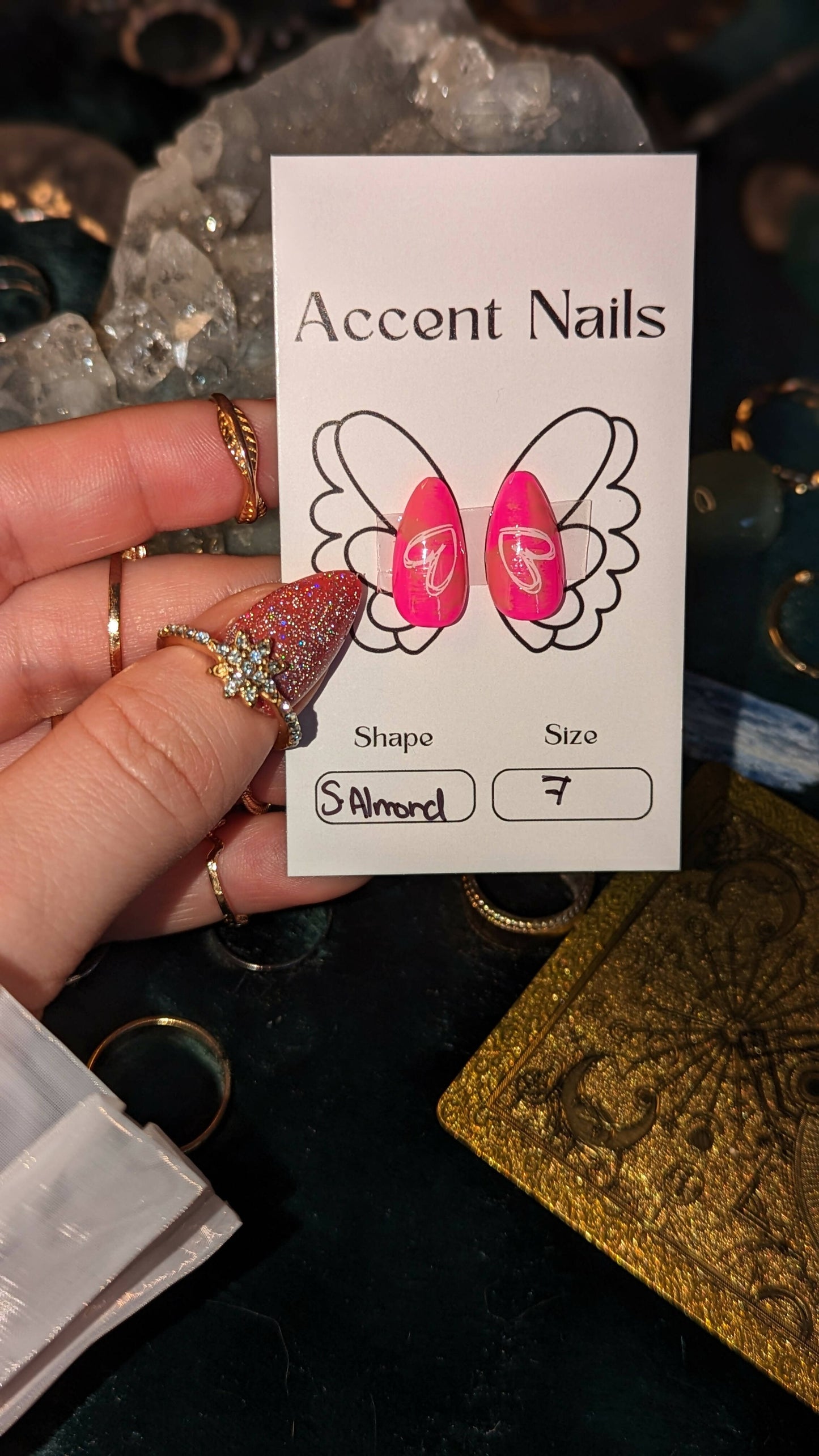 Accent Nails: doodle hearts - Size 7