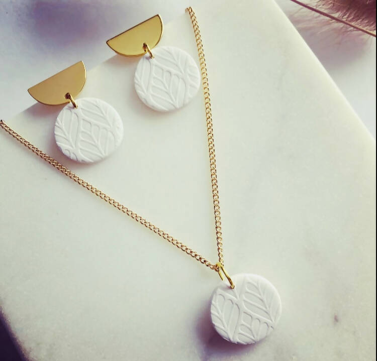 18k gold plated white necklace set